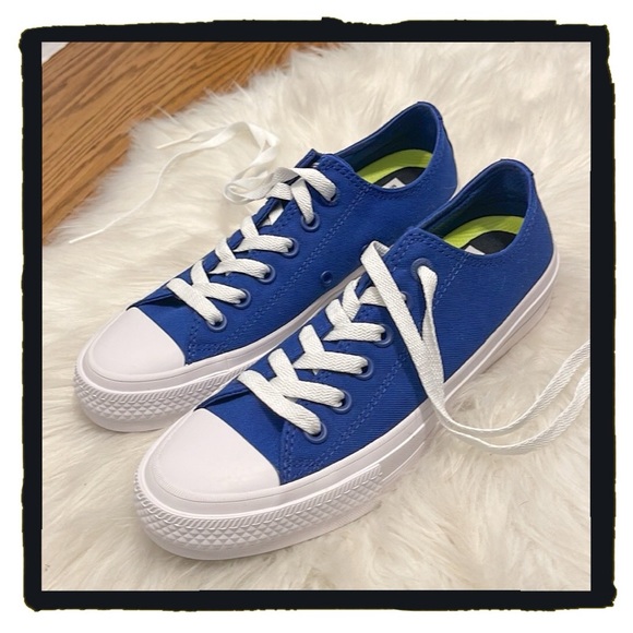 💕NWT Blue Converse Low Top Sneakers💕 - Picture 4 of 9